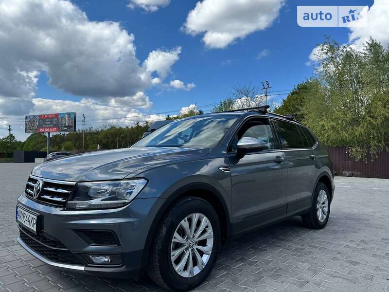 Внедорожник / Кроссовер Volkswagen Tiguan 2017 в Львове