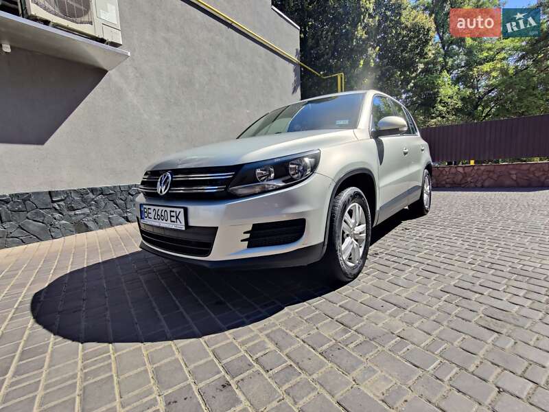 Внедорожник / Кроссовер Volkswagen Tiguan 2011 в Первомайске