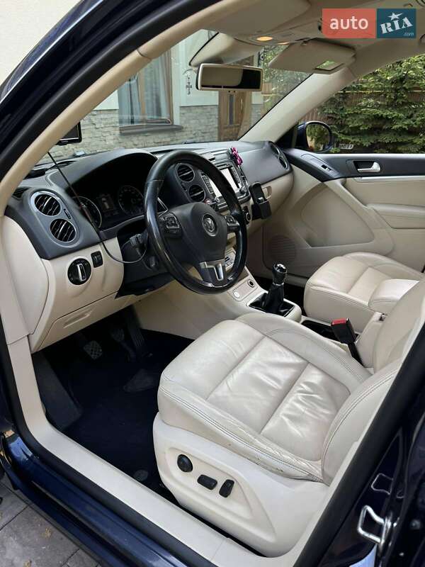 Внедорожник / Кроссовер Volkswagen Tiguan 2012 в Ужгороде