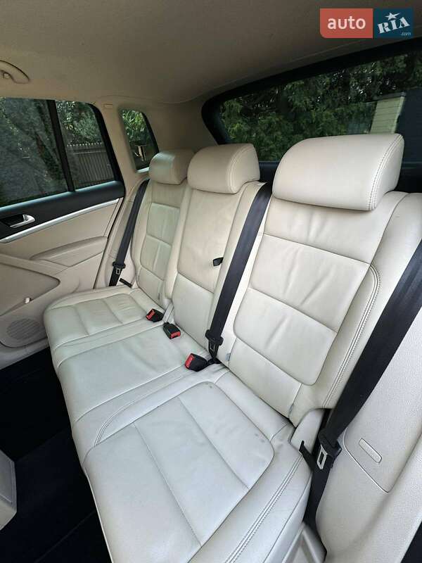 Внедорожник / Кроссовер Volkswagen Tiguan 2012 в Ужгороде