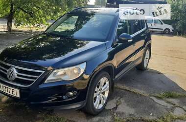 Позашляховик / Кросовер Volkswagen Tiguan 2010 в Запоріжжі