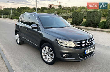 Внедорожник / Кроссовер Volkswagen Tiguan 2012 в 