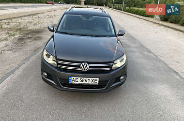 Внедорожник / Кроссовер Volkswagen Tiguan 2012 в 