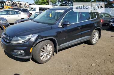 Внедорожник / Кроссовер Volkswagen Tiguan 2012 в Нововолынске