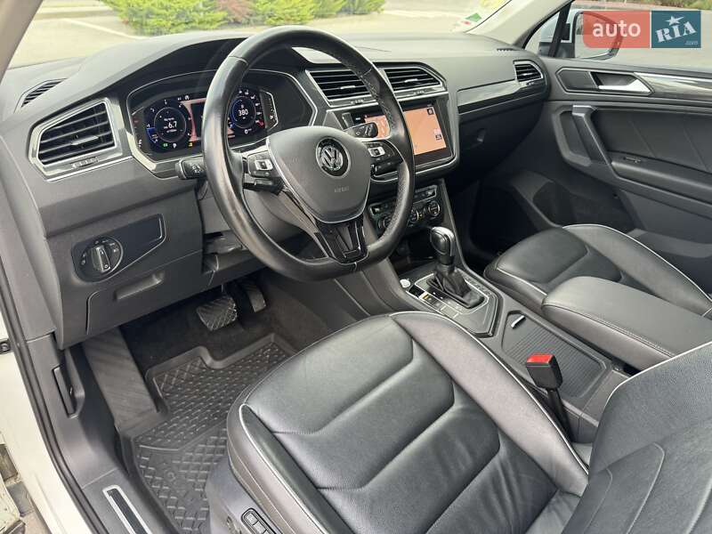 Внедорожник / Кроссовер Volkswagen Tiguan 2019 в Хмельницком