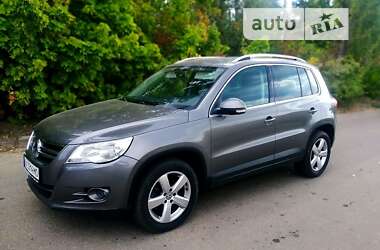 Внедорожник / Кроссовер Volkswagen Tiguan 2009 в Харькове