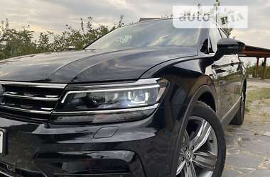 Внедорожник / Кроссовер Volkswagen Tiguan 2019 в Крюковщине