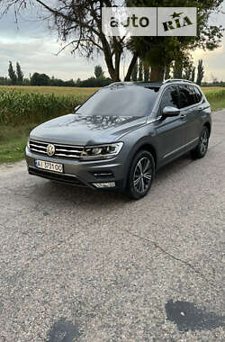 Позашляховик / Кросовер Volkswagen Tiguan 2017 в Києві