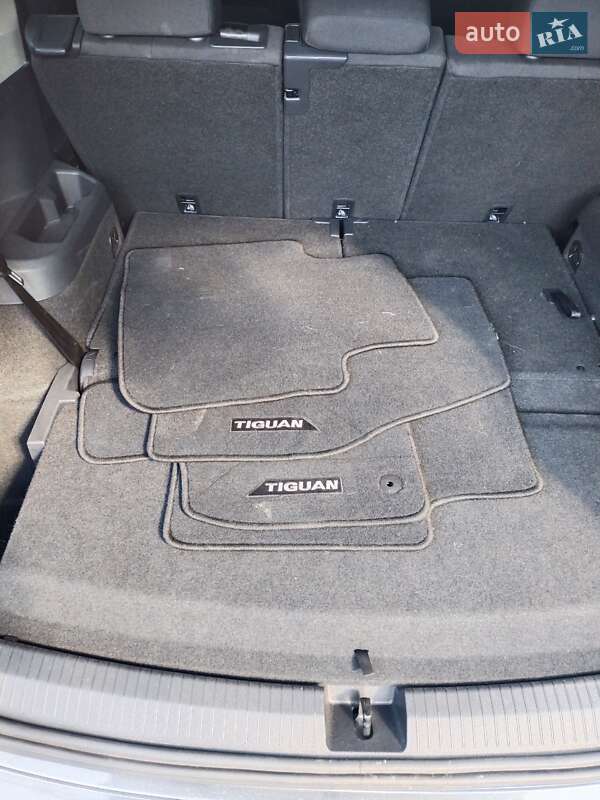 Внедорожник / Кроссовер Volkswagen Tiguan 2019 в Харькове