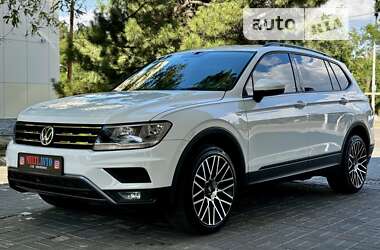 Внедорожник / Кроссовер Volkswagen Tiguan 2017 в Днепре