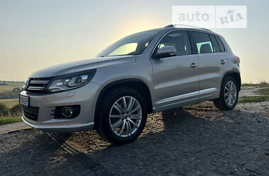 Внедорожник / Кроссовер Volkswagen Tiguan 2015 в Черновцах