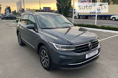 Внедорожник / Кроссовер Volkswagen Tiguan 2024 в Киеве