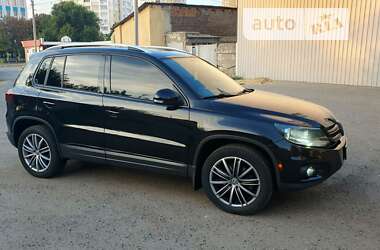 Внедорожник / Кроссовер Volkswagen Tiguan 2015 в Харькове