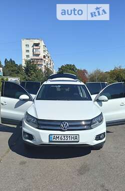 Позашляховик / Кросовер Volkswagen Tiguan 2015 в Києві