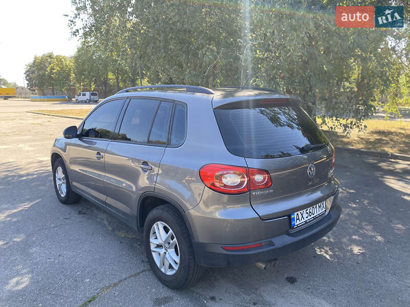 Внедорожник / Кроссовер Volkswagen Tiguan 2009 в Лозовой
