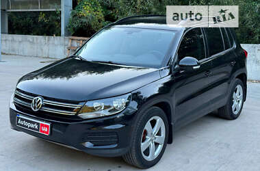 Внедорожник / Кроссовер Volkswagen Tiguan 2016 в Киеве