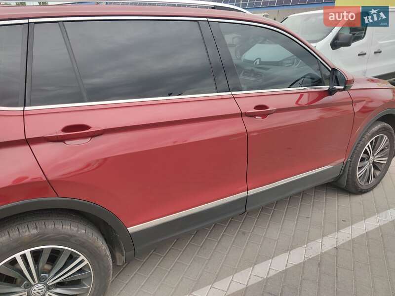 Внедорожник / Кроссовер Volkswagen Tiguan 2017 в Ужгороде фото 9 Внедорожник / Кроссовер Volkswagen Tiguan 2017 в Ужгороде