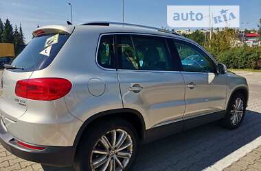 Внедорожник / Кроссовер Volkswagen Tiguan 2012 в Львове