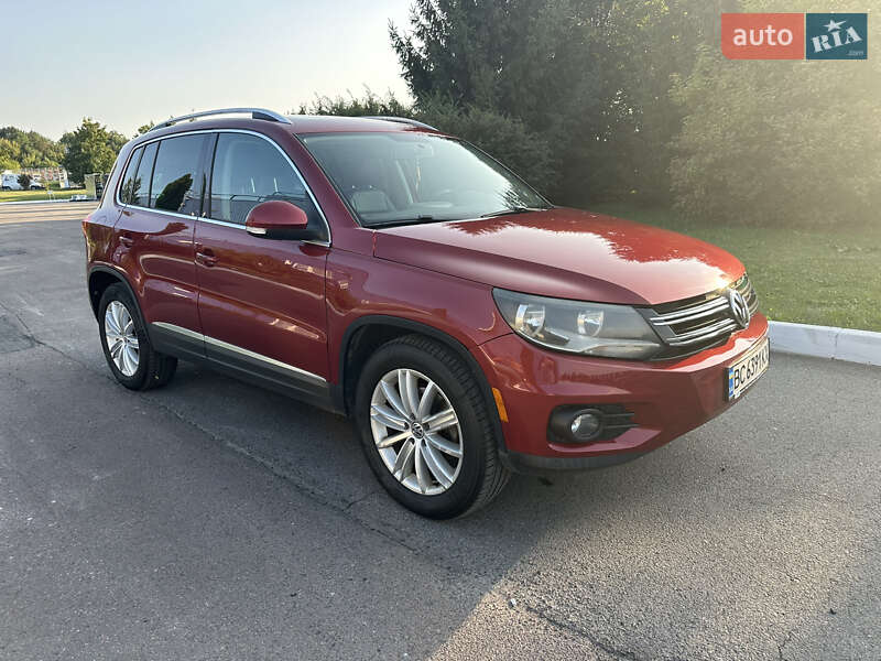 Внедорожник / Кроссовер Volkswagen Tiguan 2012 в 