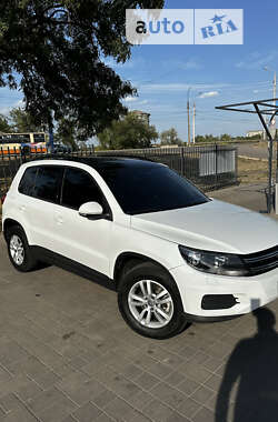 Внедорожник / Кроссовер Volkswagen Tiguan 2015 в Кривом Роге