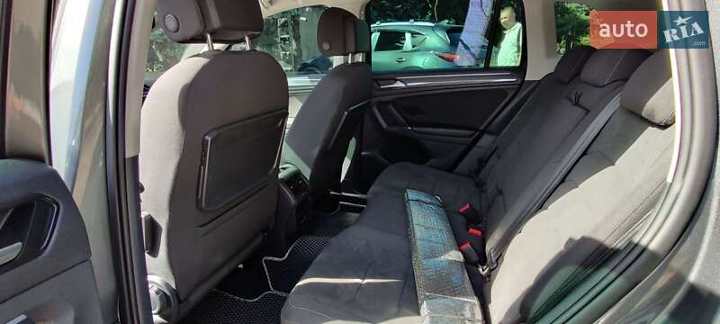 Внедорожник / Кроссовер Volkswagen Tiguan 2017 в Горишних Плавнях