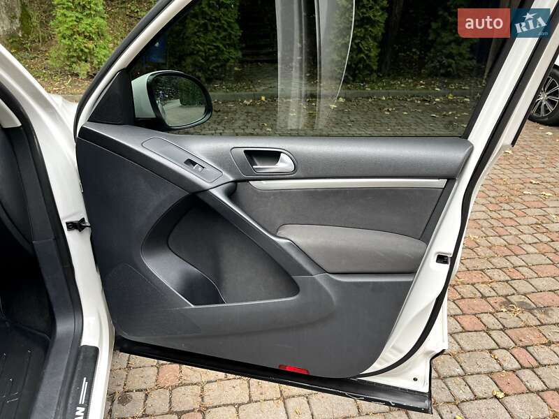 Внедорожник / Кроссовер Volkswagen Tiguan 2012 в Трускавце