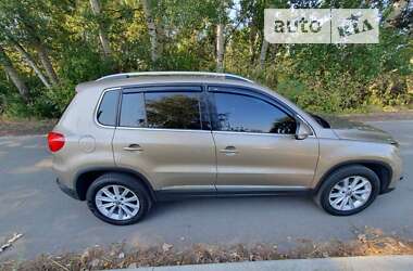 Внедорожник / Кроссовер Volkswagen Tiguan 2011 в Киеве