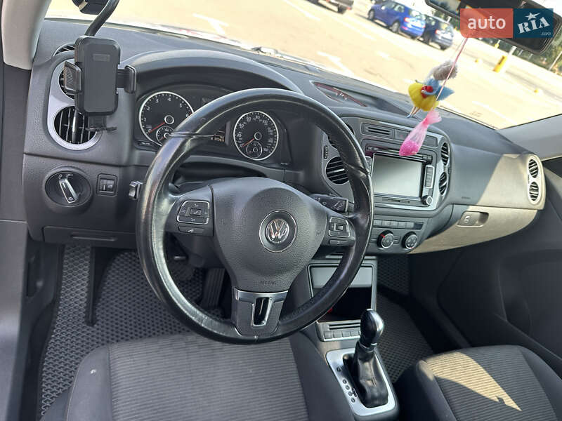 Позашляховик / Кросовер Volkswagen Tiguan 2014 в Одесі
