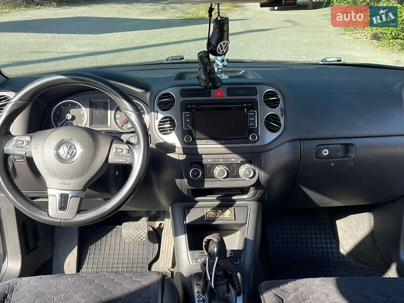 Внедорожник / Кроссовер Volkswagen Tiguan 2010 в Днепре