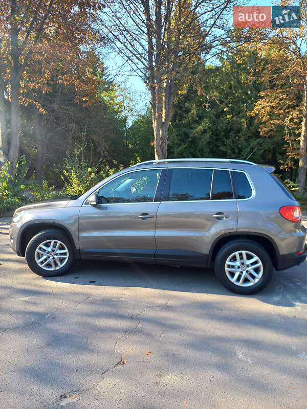 Позашляховик / Кросовер Volkswagen Tiguan 2010 в Луцьку