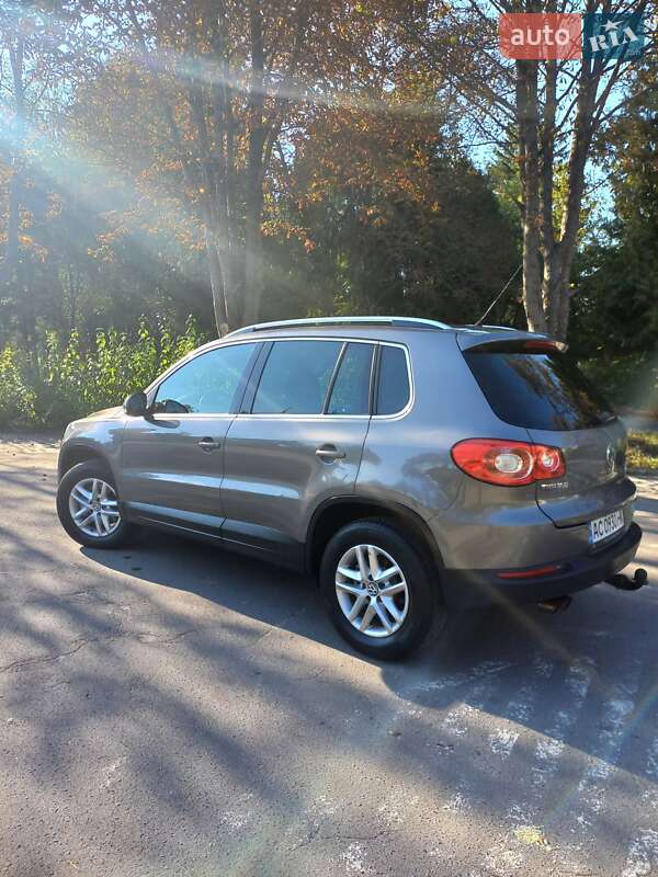 Позашляховик / Кросовер Volkswagen Tiguan 2010 в Луцьку