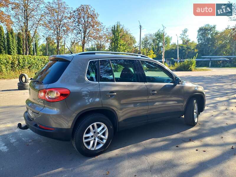 Позашляховик / Кросовер Volkswagen Tiguan 2010 в Луцьку