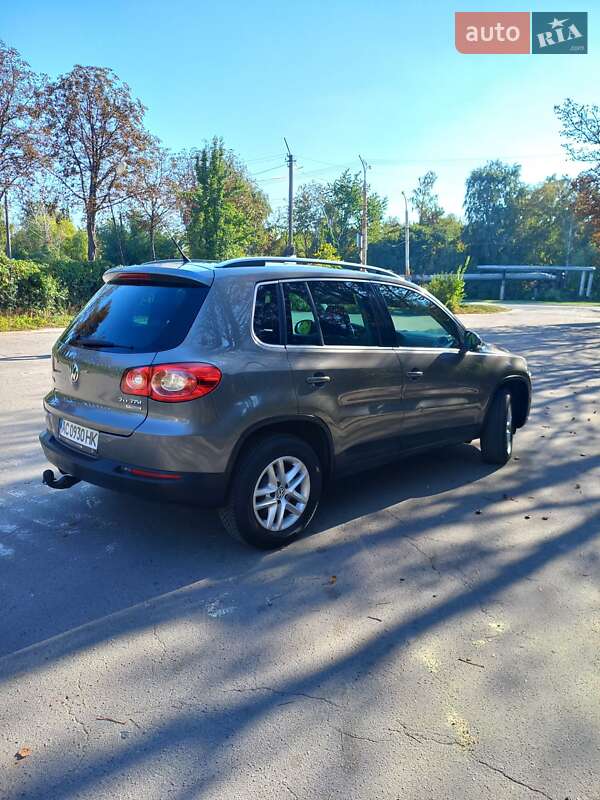 Позашляховик / Кросовер Volkswagen Tiguan 2010 в Луцьку