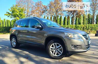 Позашляховик / Кросовер Volkswagen Tiguan 2010 в Луцьку