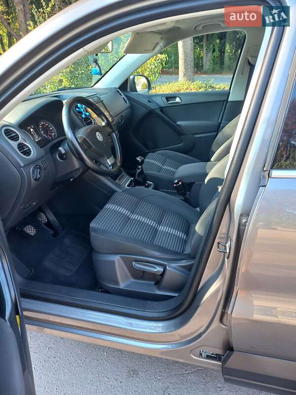 Позашляховик / Кросовер Volkswagen Tiguan 2010 в Луцьку