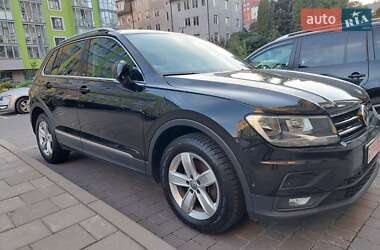 Внедорожник / Кроссовер Volkswagen Tiguan 2019 в 