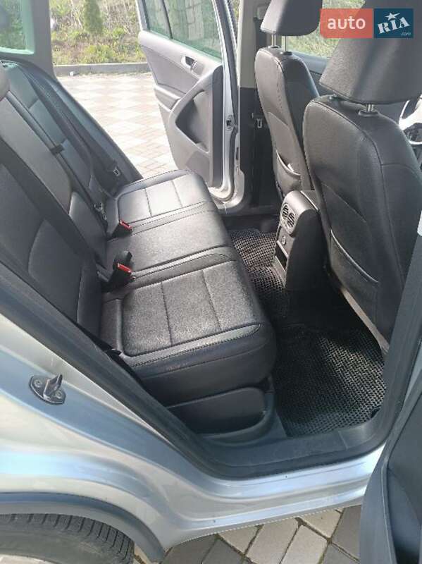 Внедорожник / Кроссовер Volkswagen Tiguan 2010 в Буске