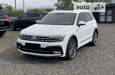 Позашляховик / Кросовер Volkswagen Tiguan 2017 в Хусті