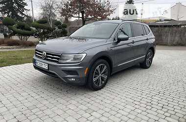 Позашляховик / Кросовер Volkswagen Tiguan 2017 в Яворові