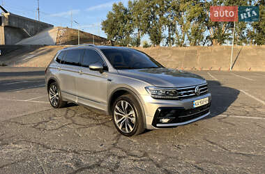 Внедорожник / Кроссовер Volkswagen Tiguan 2020 в 