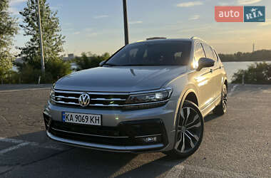 Внедорожник / Кроссовер Volkswagen Tiguan 2020 в 