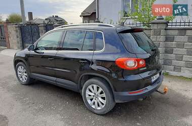 Позашляховик / Кросовер Volkswagen Tiguan 2010 в Рівному