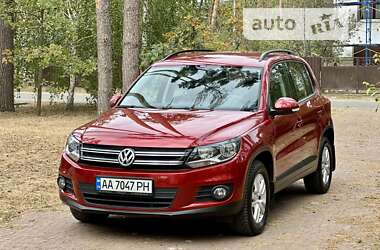 Позашляховик / Кросовер Volkswagen Tiguan 2016 в Києві