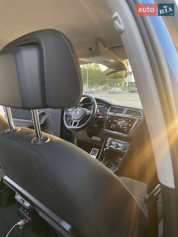 Внедорожник / Кроссовер Volkswagen Tiguan 2017 в Днепре