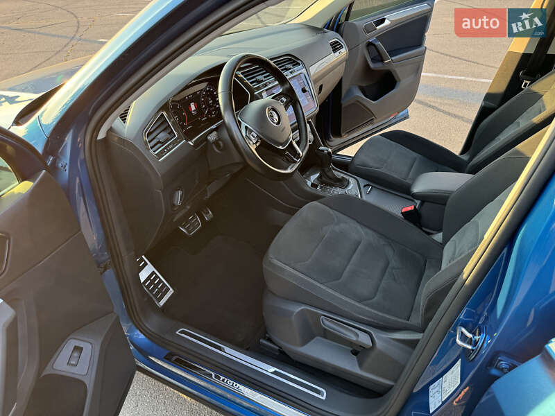 Внедорожник / Кроссовер Volkswagen Tiguan 2017 в Днепре