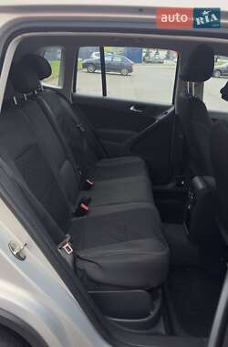 Позашляховик / Кросовер Volkswagen Tiguan 2011 в 