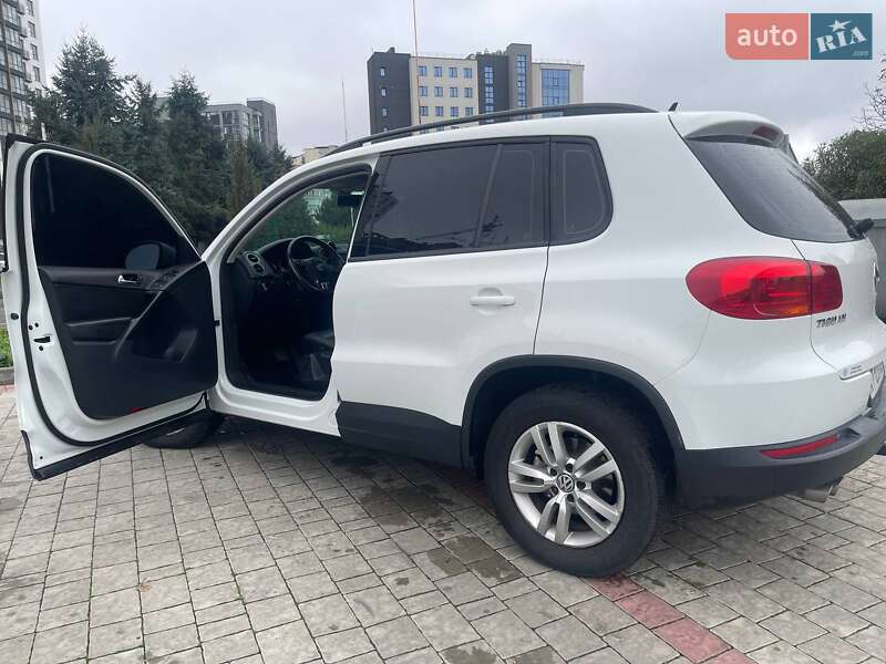 Внедорожник / Кроссовер Volkswagen Tiguan 2016 в Ивано-Франковске
