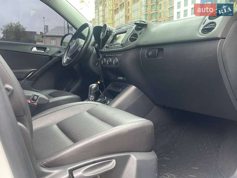 Внедорожник / Кроссовер Volkswagen Tiguan 2016 в Ивано-Франковске