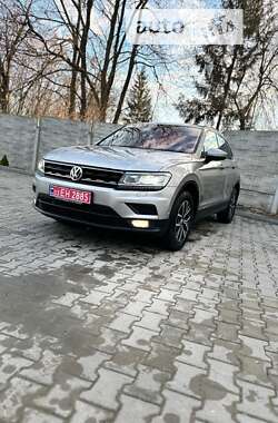 Внедорожник / Кроссовер Volkswagen Tiguan 2019 в Черновцах