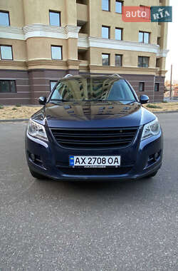 Внедорожник / Кроссовер Volkswagen Tiguan 2010 в 